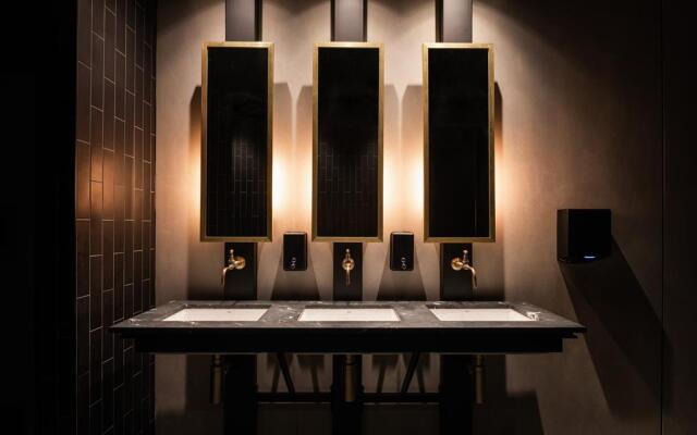 Garde Hotel and Warders Cottages