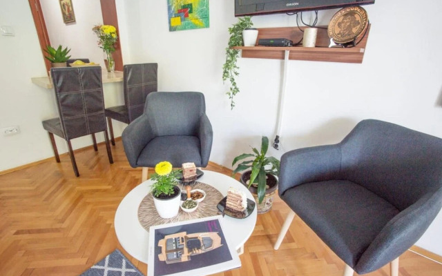 Studio Flat With View Near Beach in Tivat