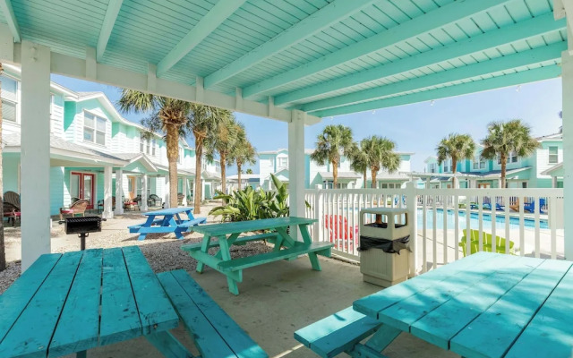 Resort Pool & Pet Friendly Sleeps 9