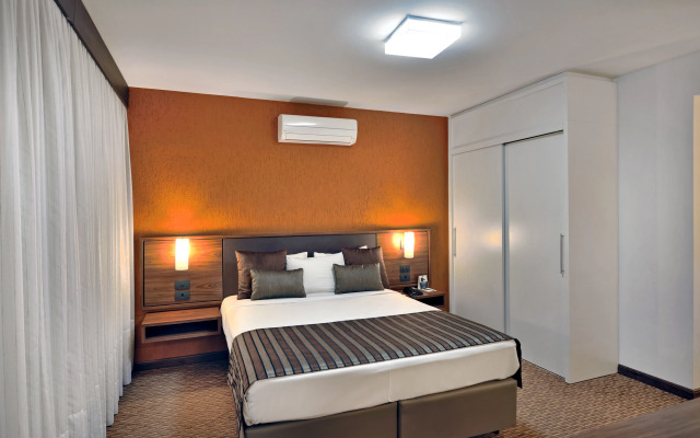 Hotel Deville Curitiba