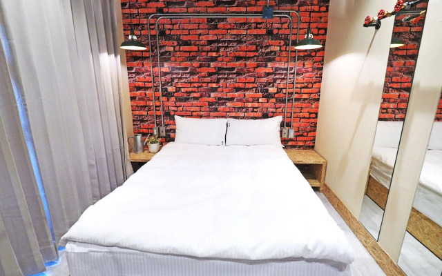 Taichung LOFT Hostel FengJia