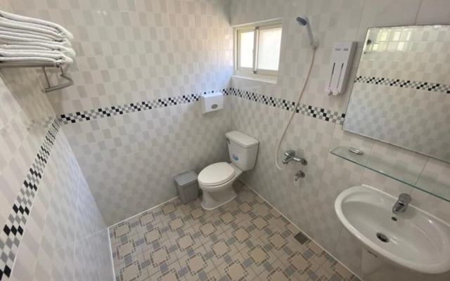 Small Ryukyu Loju sunrise Inn