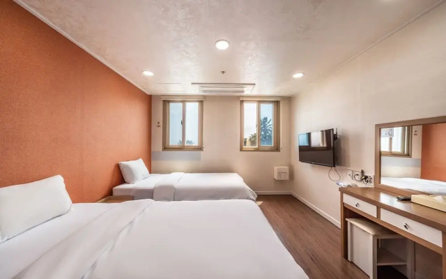 Seogwipo Beach Hotel