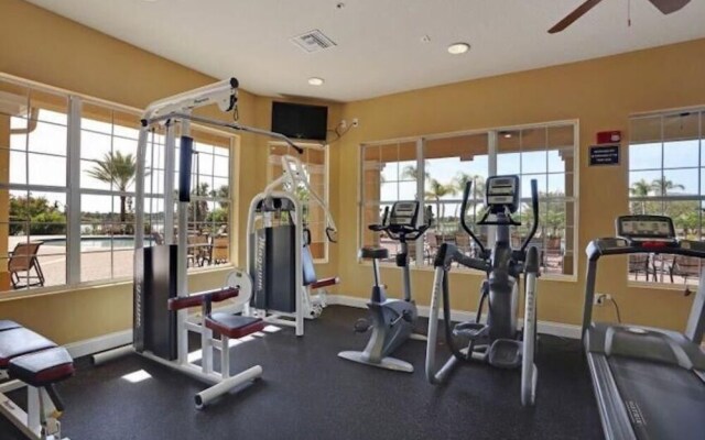 Lake View Treasure 2 Bedroom Condo by Redawning