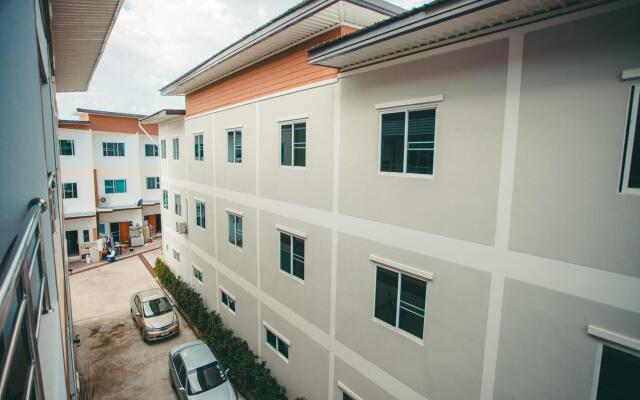 Orawan Suites