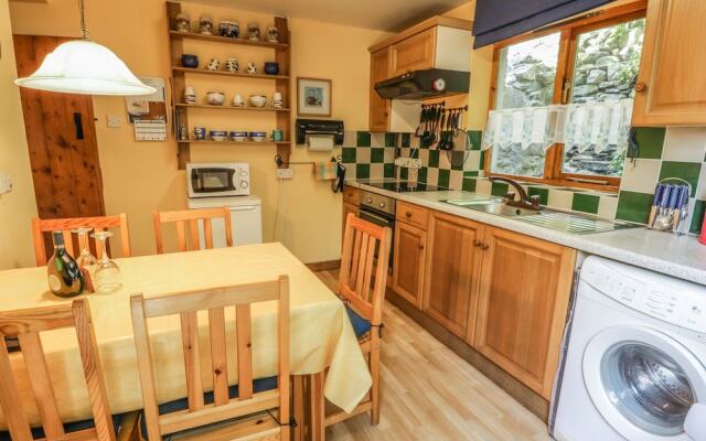 2 Waterloo Cottage