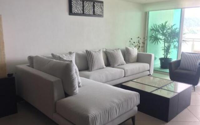 Bay View Grand Marina Condo 1004s