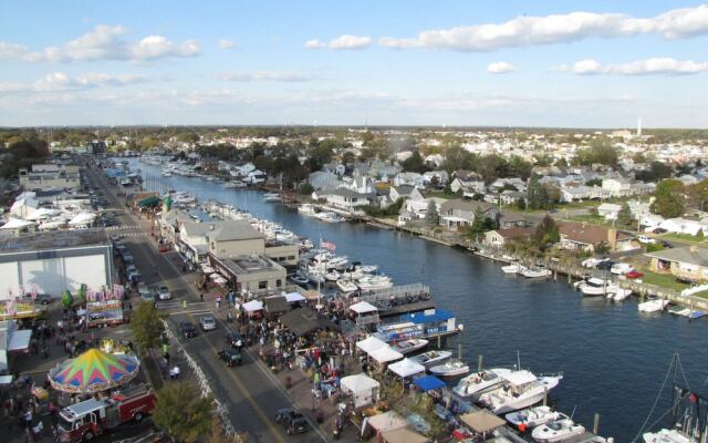 Cheerful & Beautiful 3-Bedroom Ranch