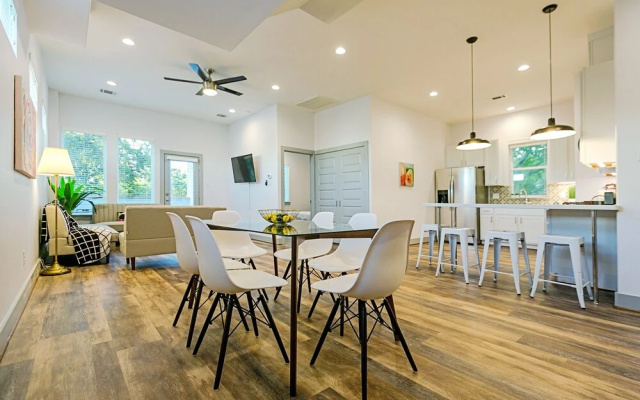 Htown Suites by Dunyha
