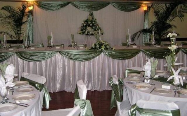 The Mandeville Hotel
