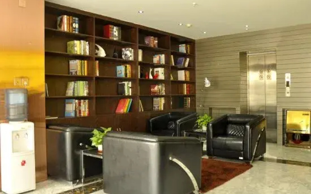 Taiyuan Huazhong Apartment