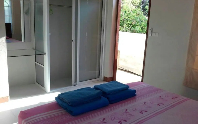 Krisada Beach Resort
