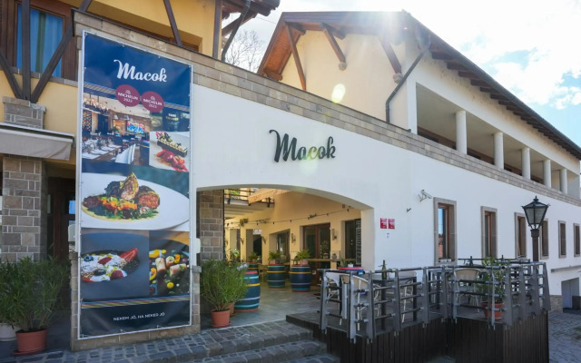 Imola Udvarhaz Hotel