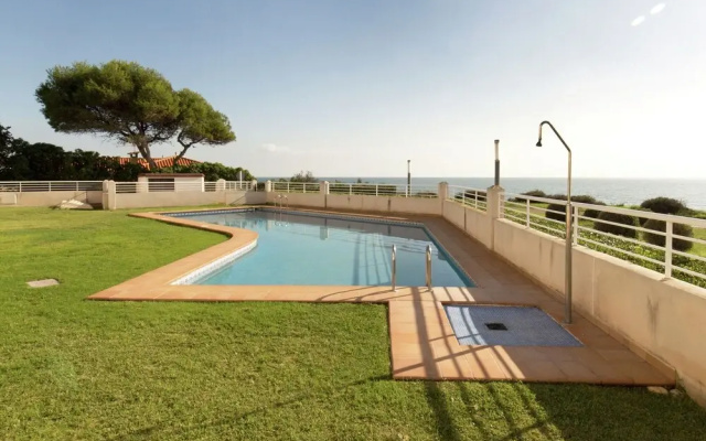 Quaint Apartment close to the Seabeach