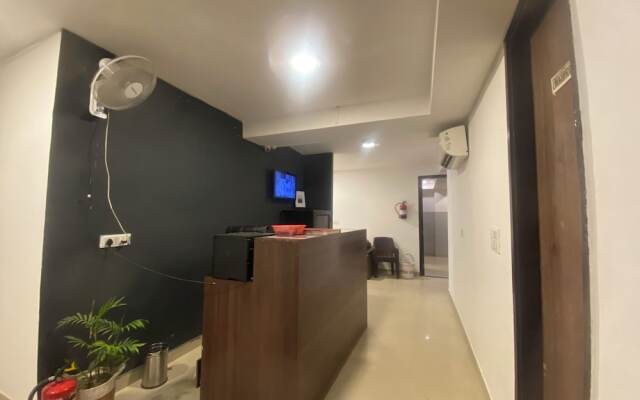 Hotel Golden Plam Tilak Nagar Market
