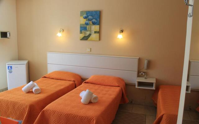 Rokna Hotel