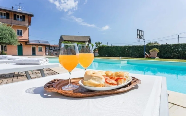 Villa Near Milan With Swimming Pool