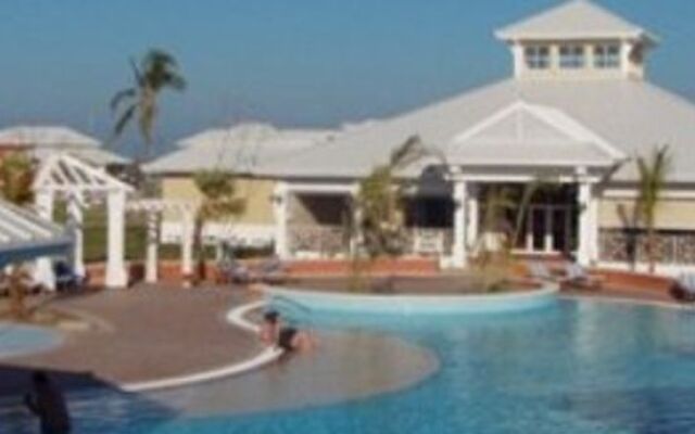 Cayo Libertad Royal Island Club Premium