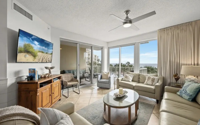 The Crescent 213 - Three Bedroom Condo