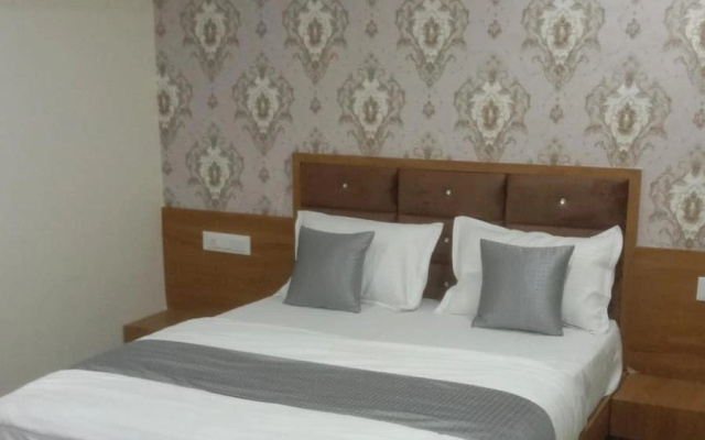 Hotel S G, Vadodara