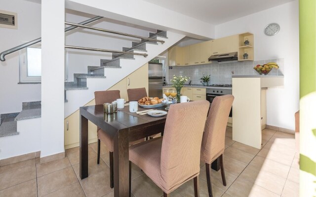 Stunning Home in Jadrija With Wifi and 4 Bedrooms