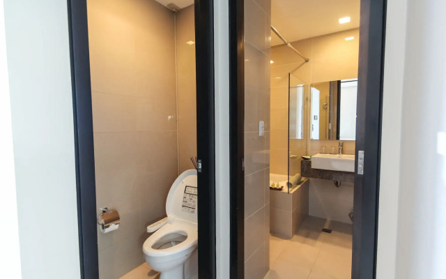 CSuites at 8 Newtown Residences