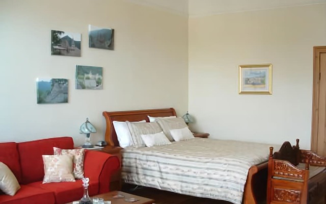 Huonville Guesthouse