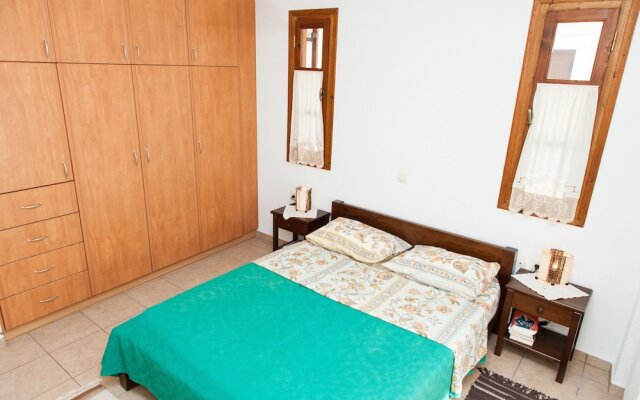 Arachova's Hilltop Delight Apartment