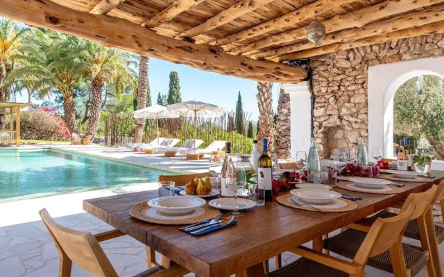 Impressive Farmhouse With Pool