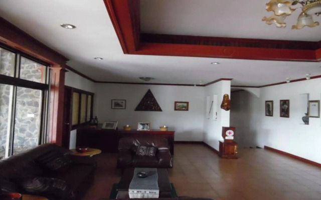 Vansana Plain of Jars Hotel