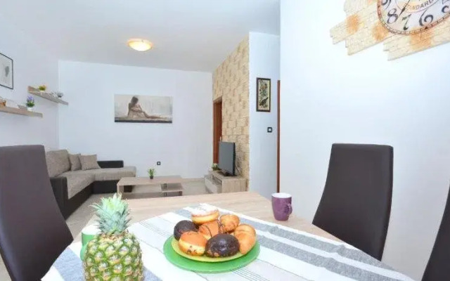 Apartments Elza