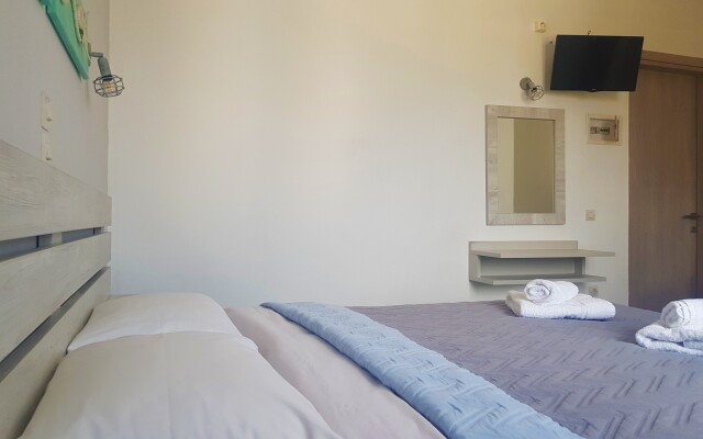 Petros Studios & Suites