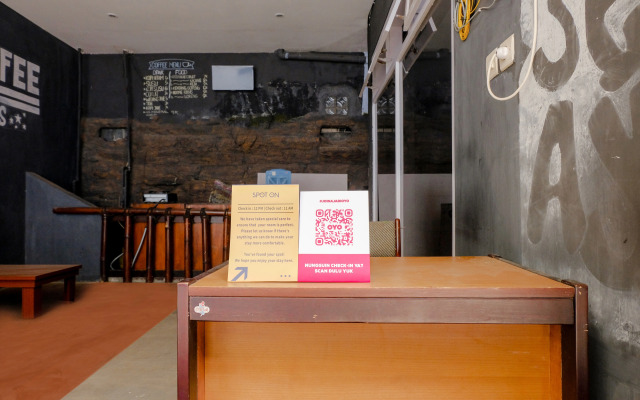 SPOT ON 1711 Serayu Sumbersari Residence