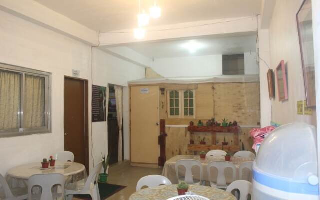 Maraño's Hometel