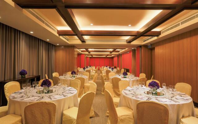 Holiday Inn & Suites Makati by IHG