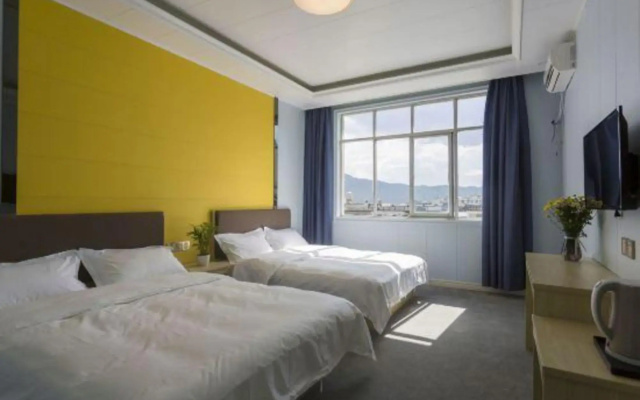 Jinyuan Light Luxury Hotel