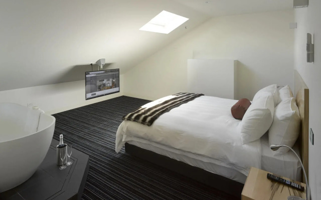 Salamanca Wharf Hotel