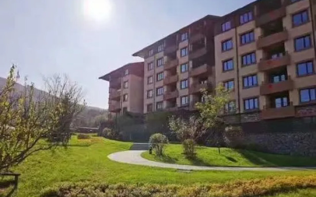 Xueren Nuandeng Apartment