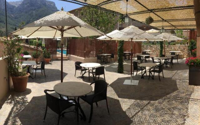 Hotel y Apartamentos DES PUIG