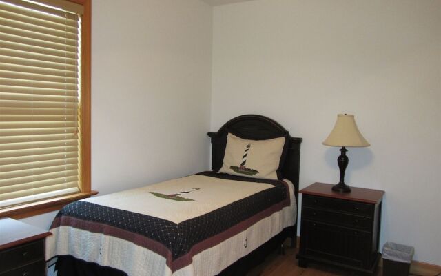 Spartina 3 Bedroom Cottage by RedAwning