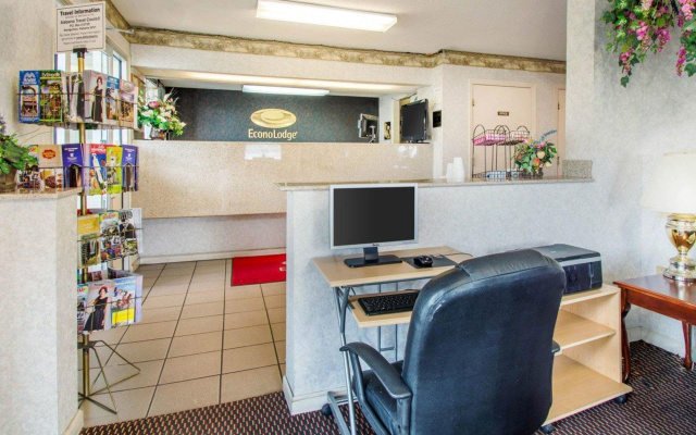 Econo Lodge Troy