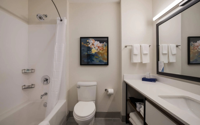 Everhome Suites Corona