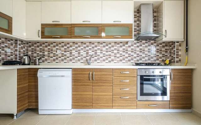 Peaceful Flat With Balcony in Kartepe