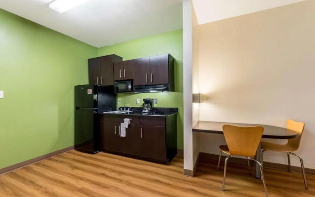 Super 8 by Wyndham Kenedy