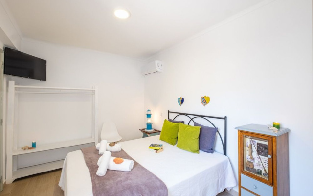 Townhouse Aqua