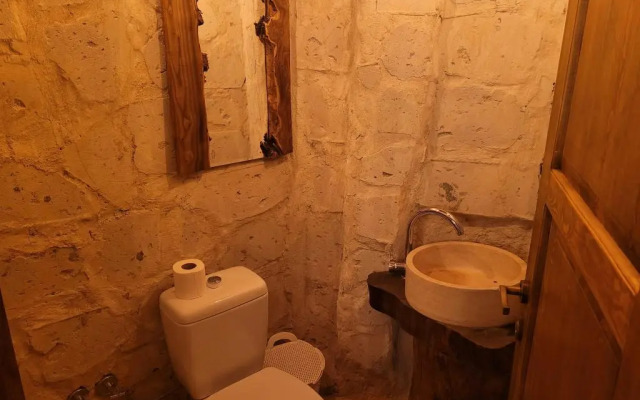 La Di̇as Cave Cappadoci̇a