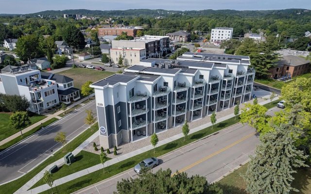 539 Bay St. Lake View Condo Unit 104E