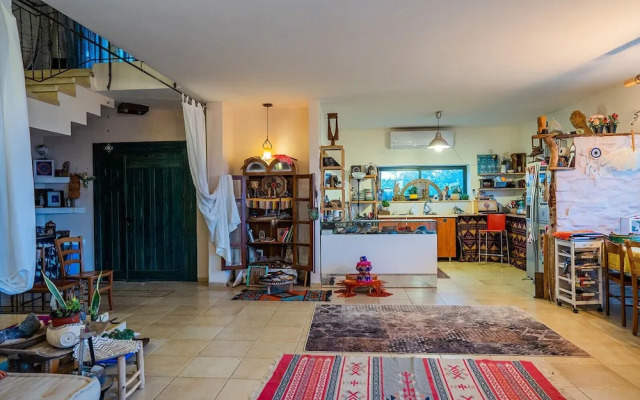Loveneel Sea Galilee Retreat by SeaNRent