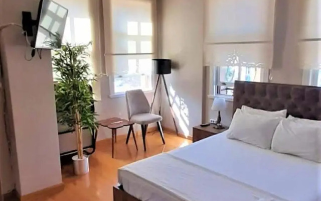 Valentine Suites Hotel