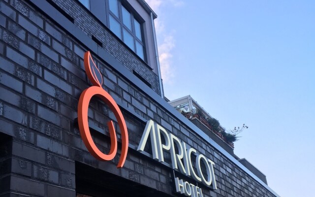 Apricot Hotel